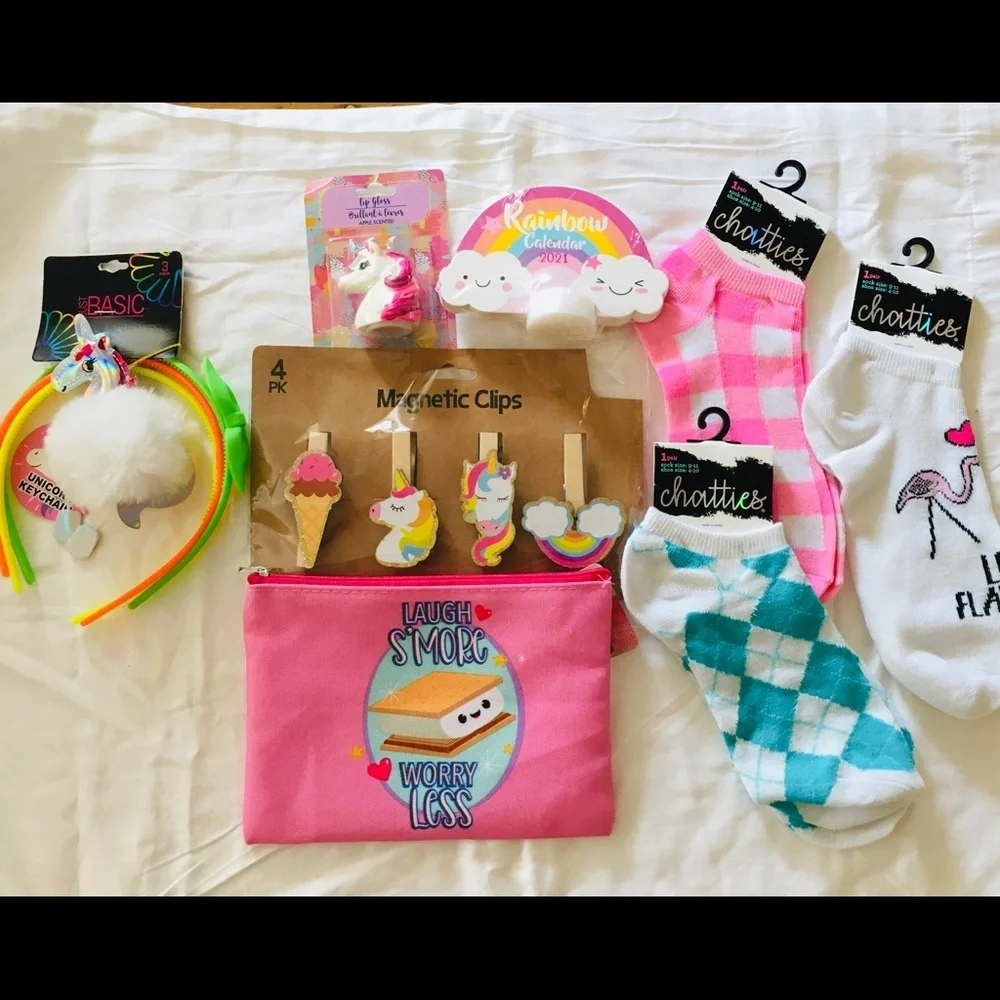 KEY CHAIN UNICORN LIP GLOSS SOCKS HEADBANDS SMORES